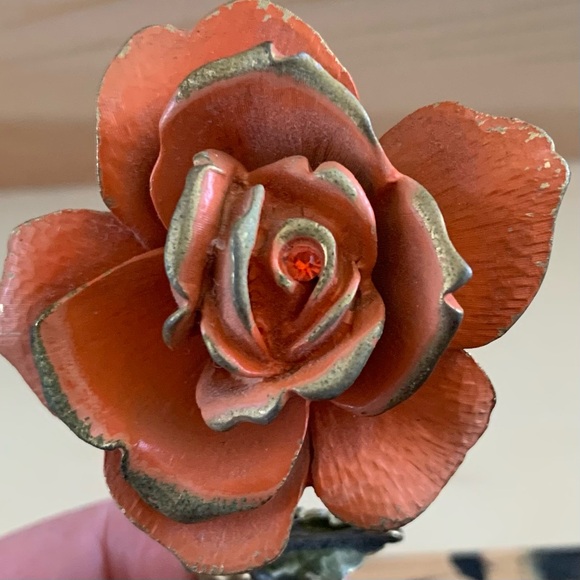 Cute Vintage Flower Brooch - Picture 3 of 4